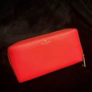 Kate Spade ♠️ Coral Pebbled Leather Zip Wallet